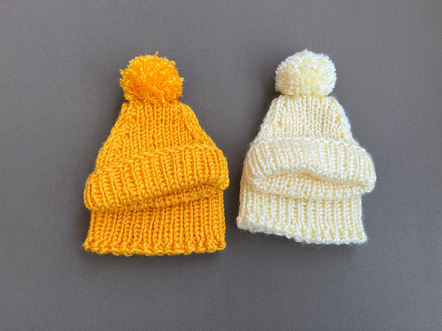 Beanie light yellow