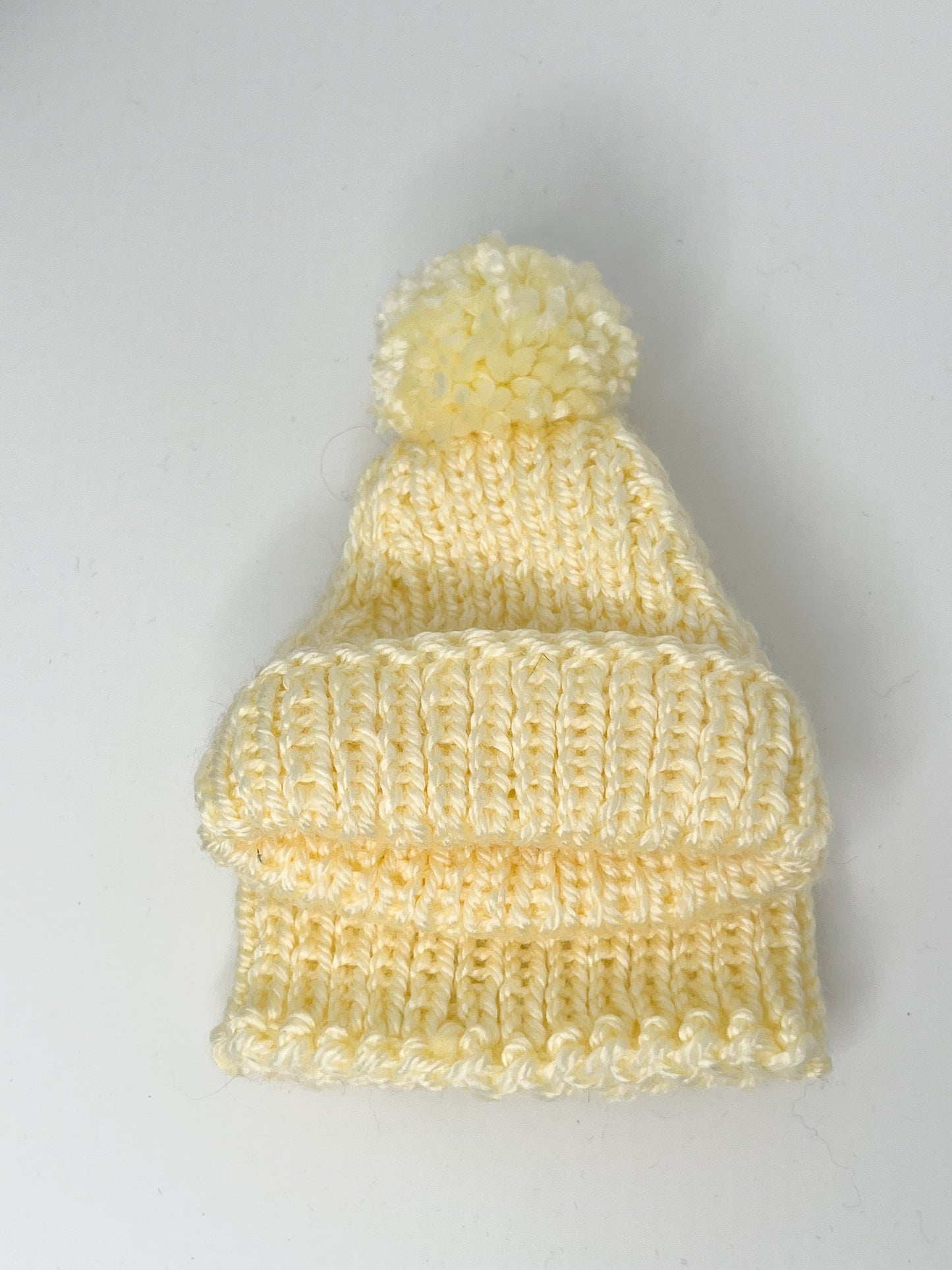 Beanie light yellow